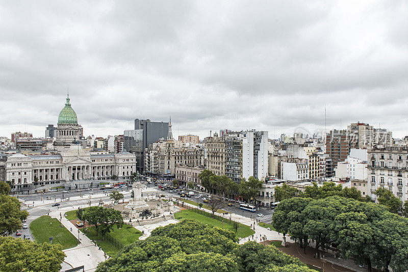 布宜诺斯艾利斯和Plaza Congreso(国会广场)的鸟瞰图在布宜诺斯艾利斯，阿根廷。